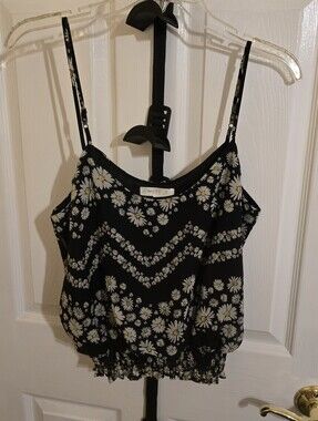 love, Fire Black Daisy Print Cropped Cami Top